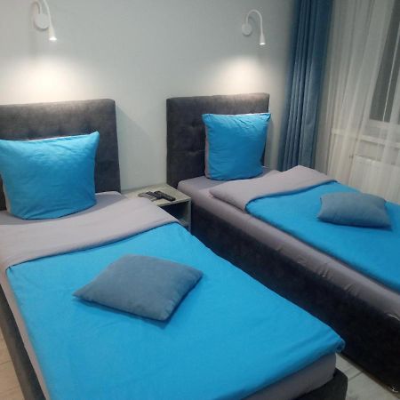 Апартаменты Weekend Inn อุชโฮรอด ภายนอก รูปภาพ