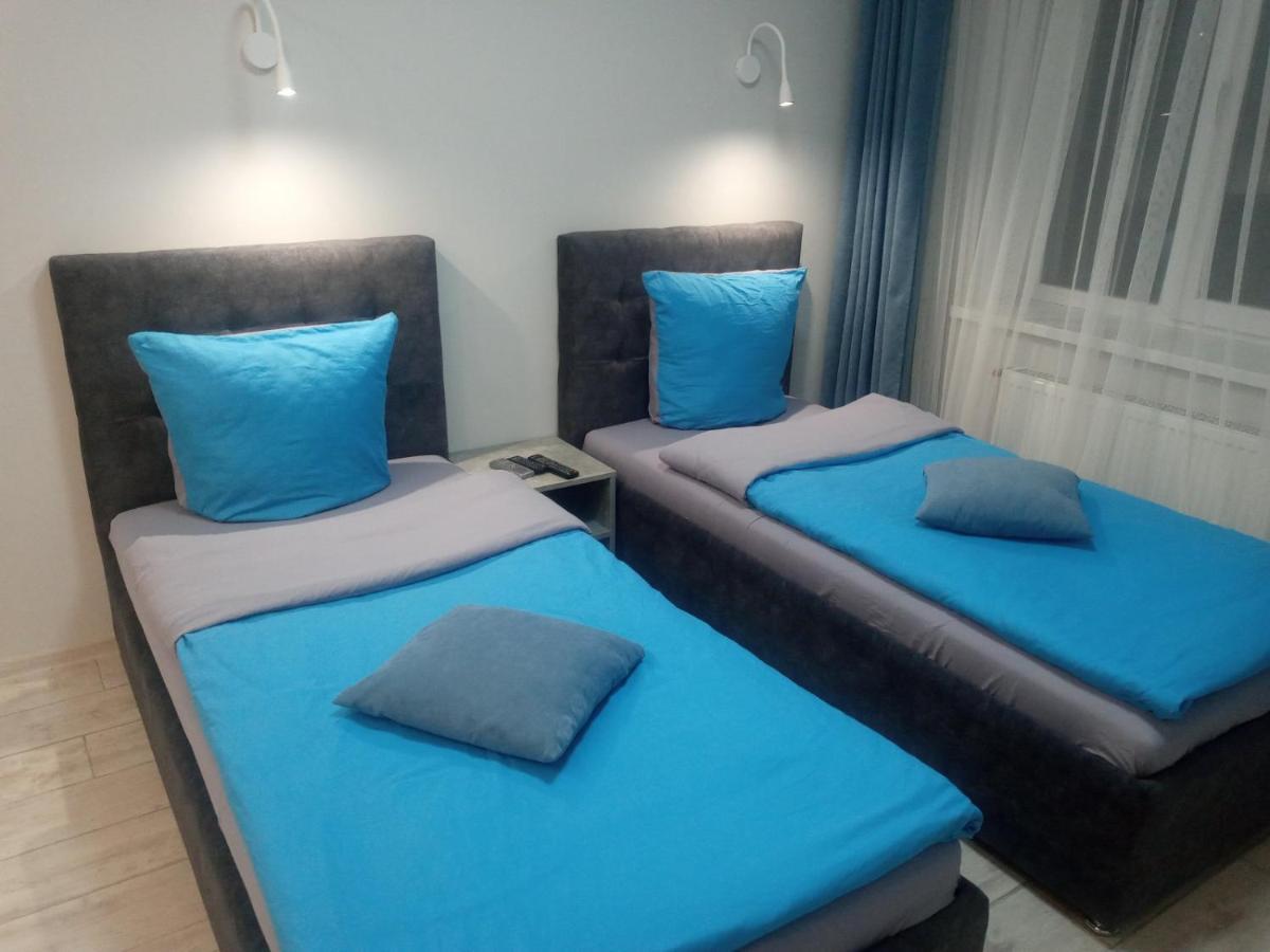 Апартаменты Weekend Inn อุชโฮรอด ภายนอก รูปภาพ