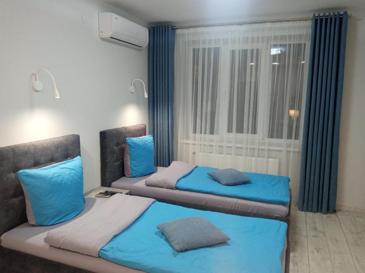 Апартаменты Weekend Inn อุชโฮรอด ภายนอก รูปภาพ