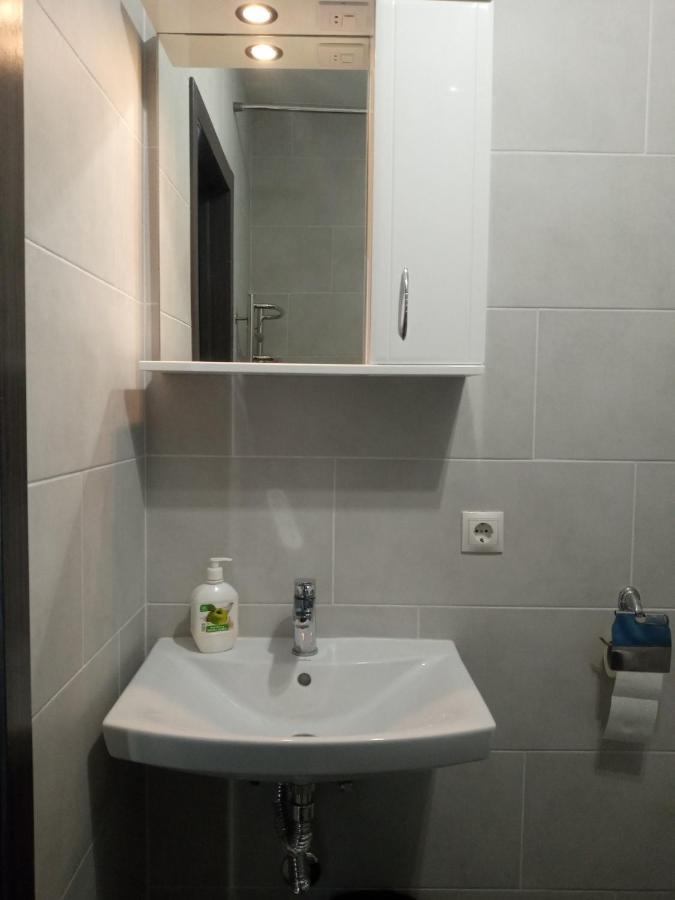 Апартаменты Weekend Inn อุชโฮรอด ภายนอก รูปภาพ