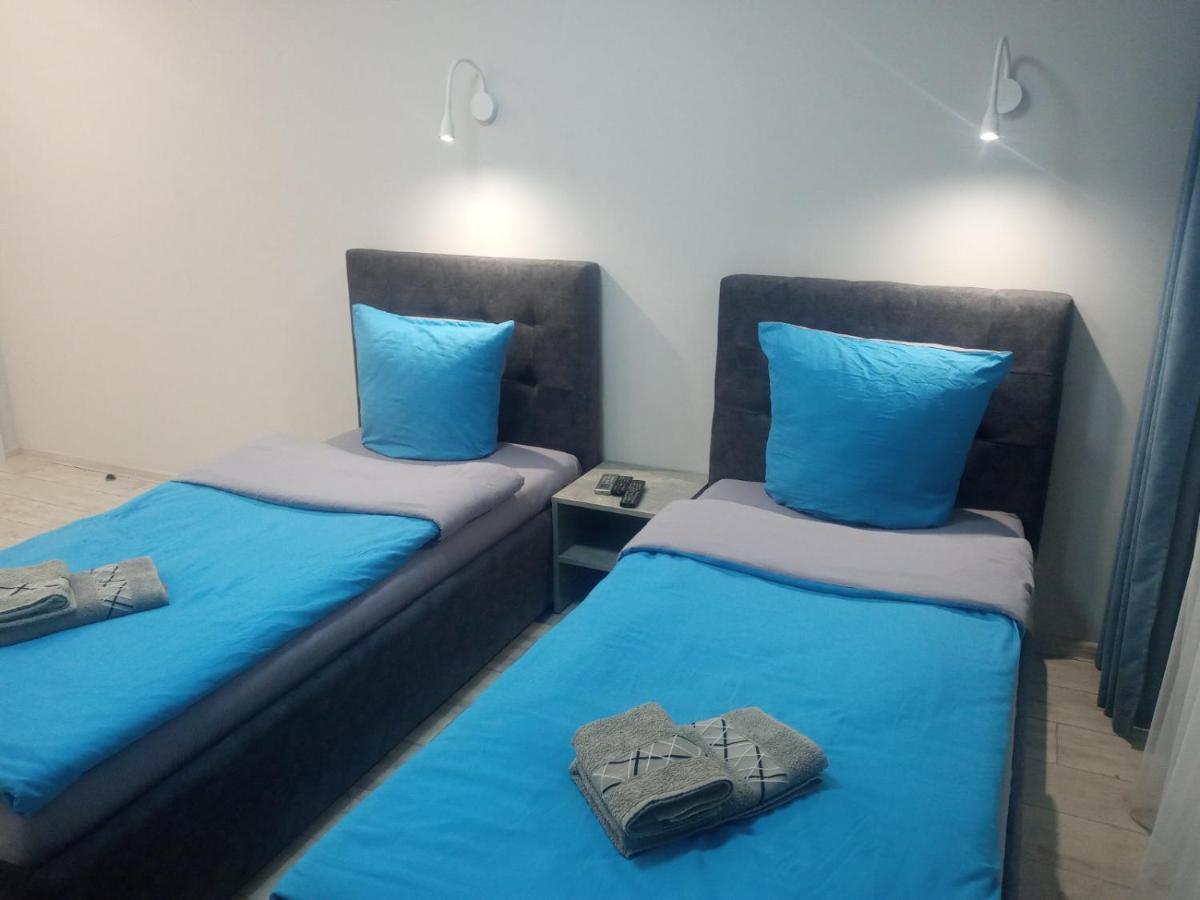 Апартаменты Weekend Inn อุชโฮรอด ภายนอก รูปภาพ